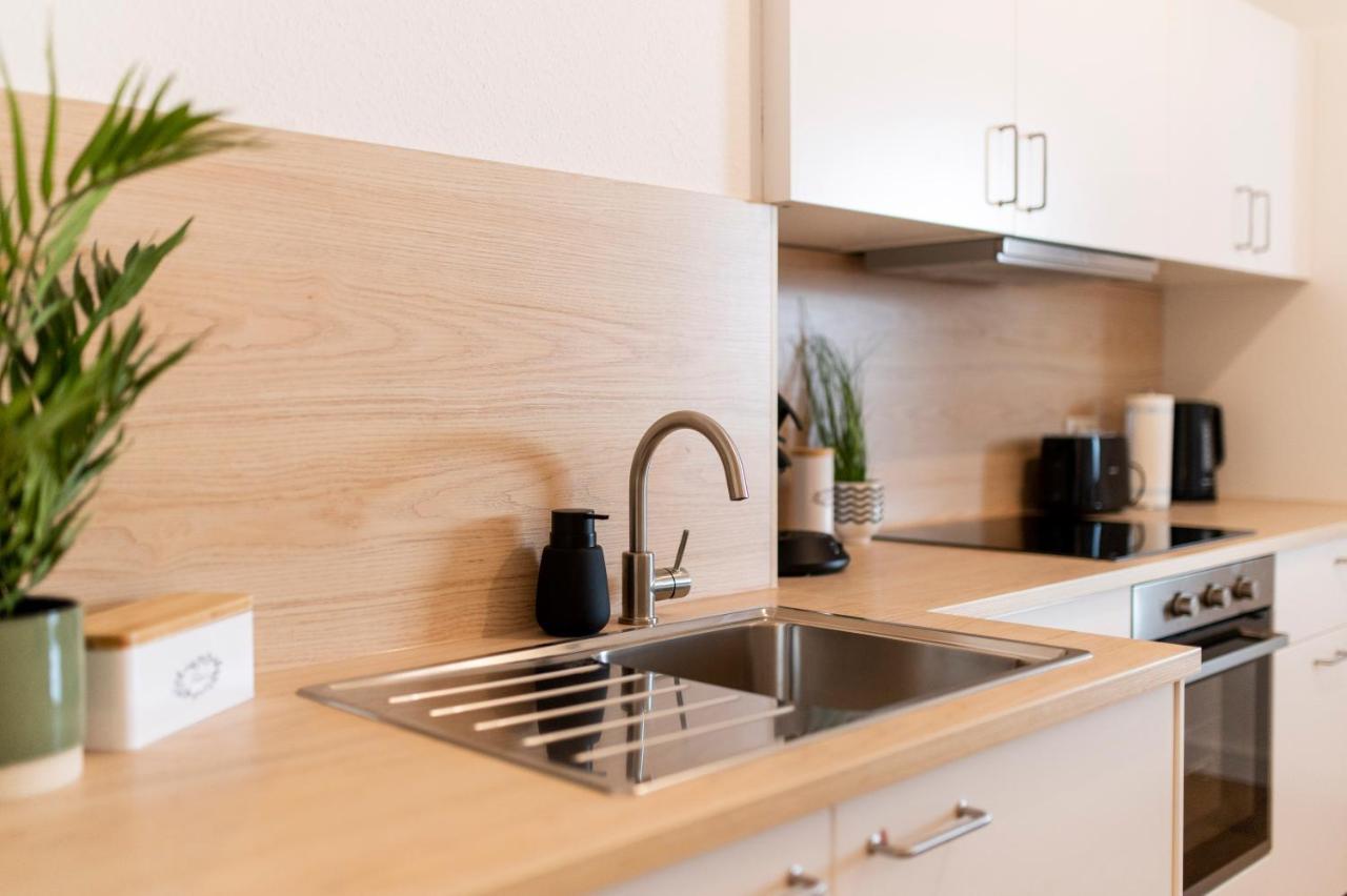 Peter Apartments - Wohnung 90Qm, 3 Schlafzimmer, Kueche, Wohnzimmer, Balkon, Netflix Fulde Extérieur photo